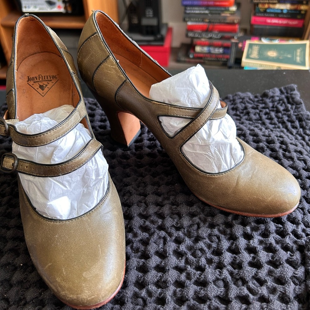John Fluevog strappy heels W8